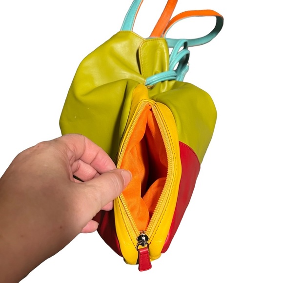 ili Color Block Leather Drawstring Shoulder Bag - Picture 5 of 10